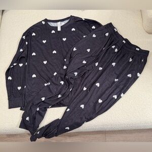 Heart Pattern Pajamas - Black and White Large